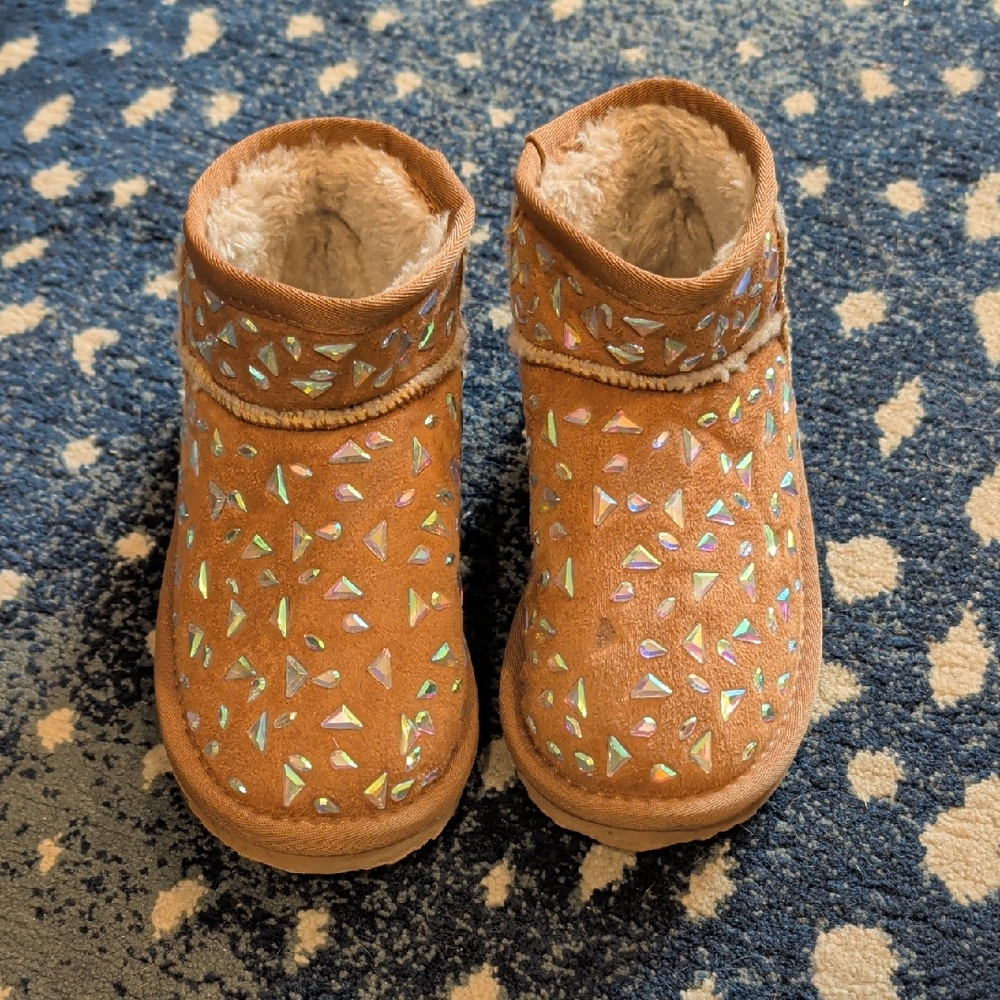 Yoki Girls Ugg Style Sherling Booties W Rhinestones